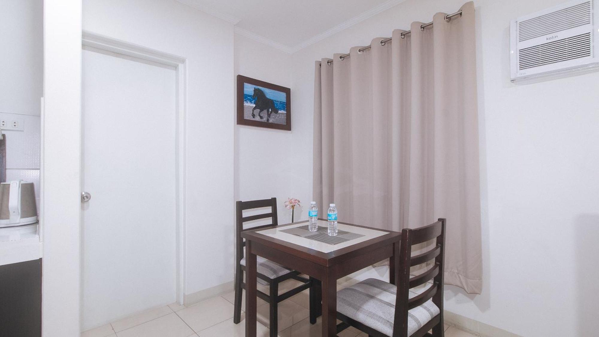 Urbanview At Evangelista Street Makati Makati City Exterior photo