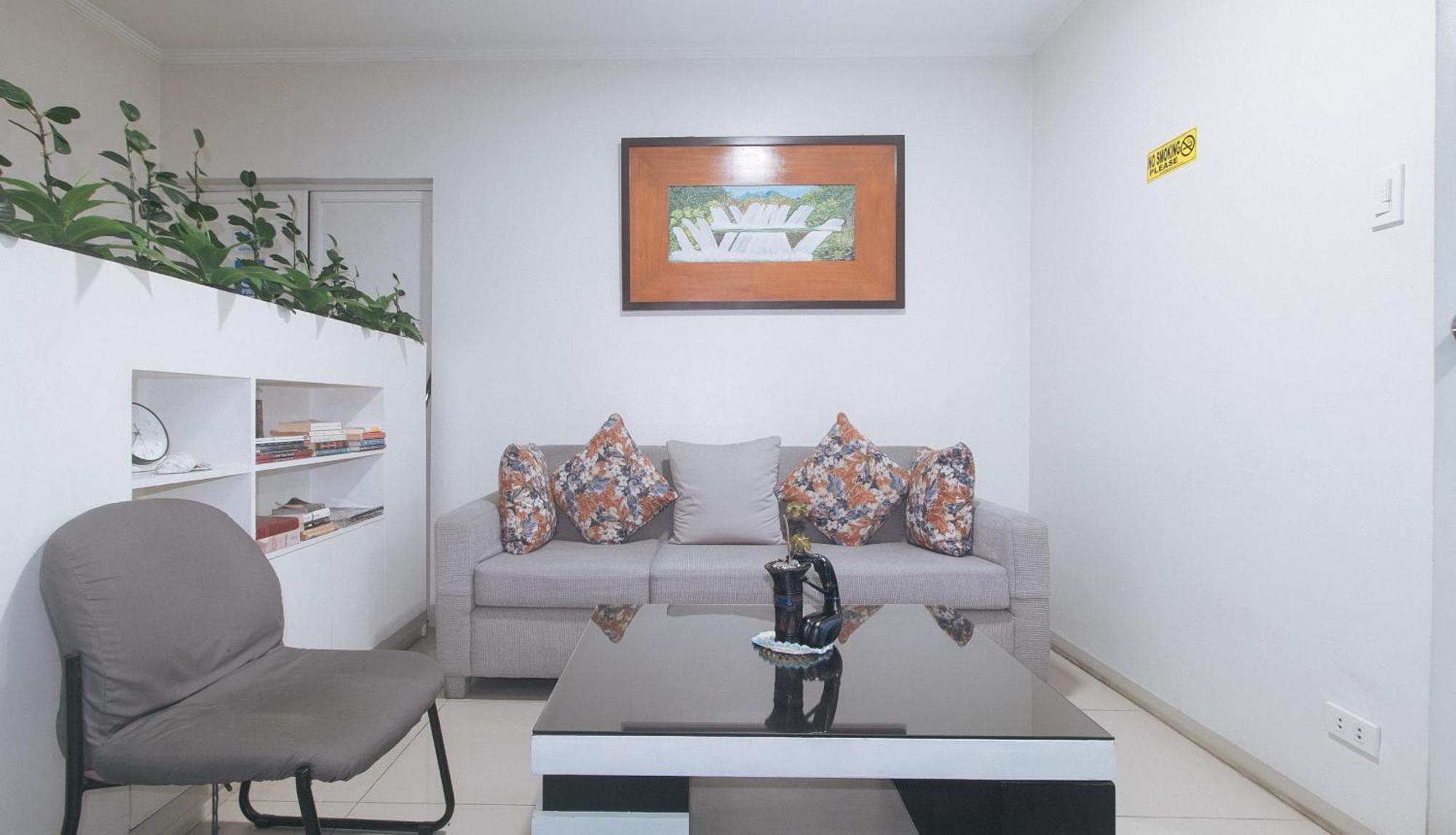 Urbanview At Evangelista Street Makati Makati City Exterior photo