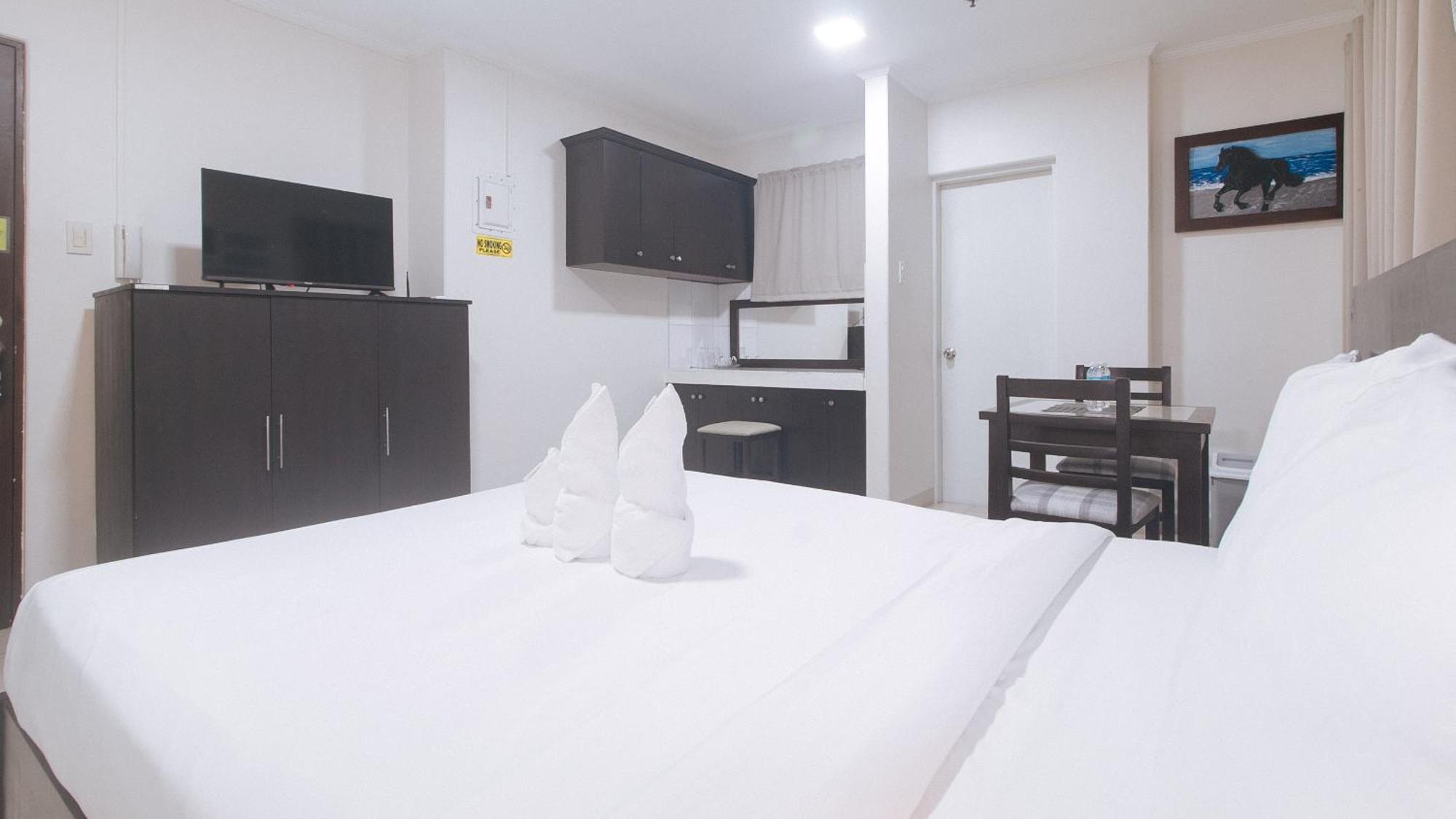 Urbanview At Evangelista Street Makati Makati City Exterior photo