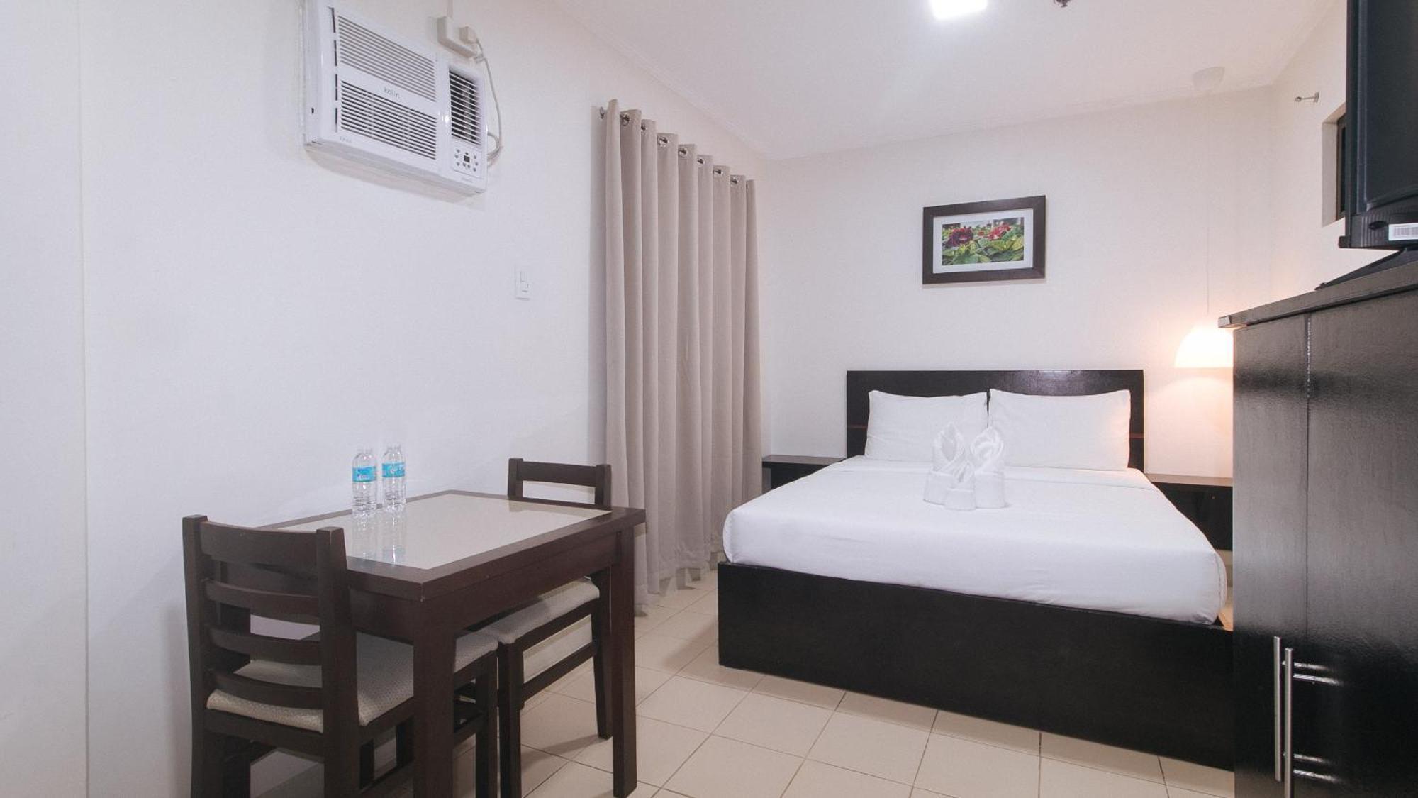 Urbanview At Evangelista Street Makati Makati City Exterior photo