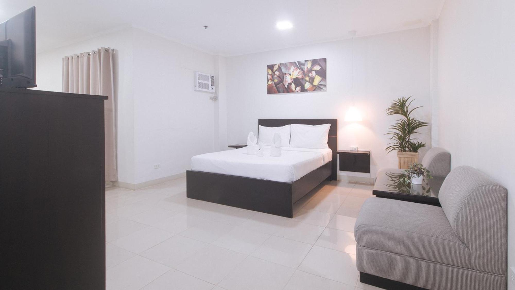 Urbanview At Evangelista Street Makati Makati City Exterior photo