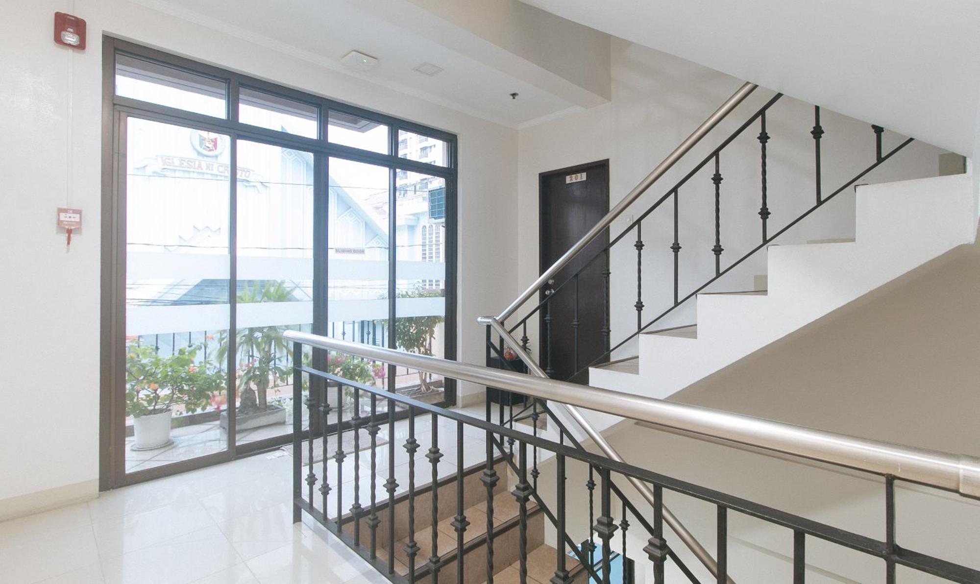 Urbanview At Evangelista Street Makati Makati City Exterior photo